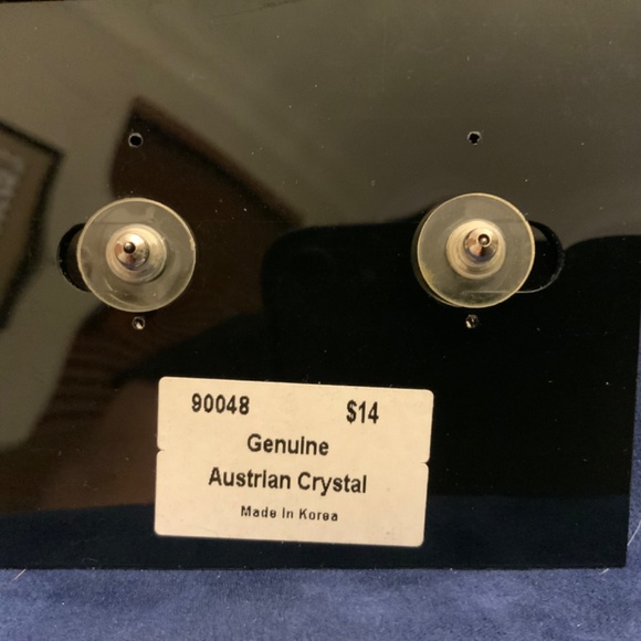 E4/ NWT Cookie Lee Earrings - Crystal Stars - Picture 3 of 3